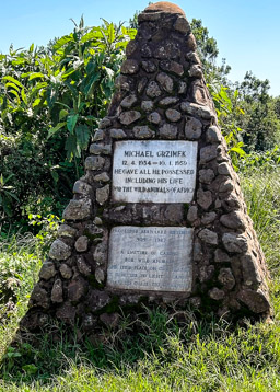 Denkmal - Bernhard und Michael  Grzimek am Ngorongoro-Krater