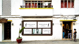 Freddie Mercury Haus     geb.  05.09.1946   gest.  24.11.1991